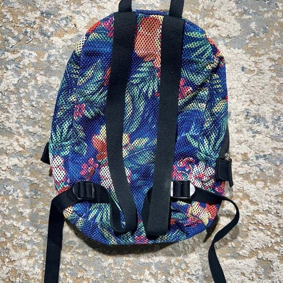 Joe Boxer Floral Mesh Backpack - Picture 4 of 7